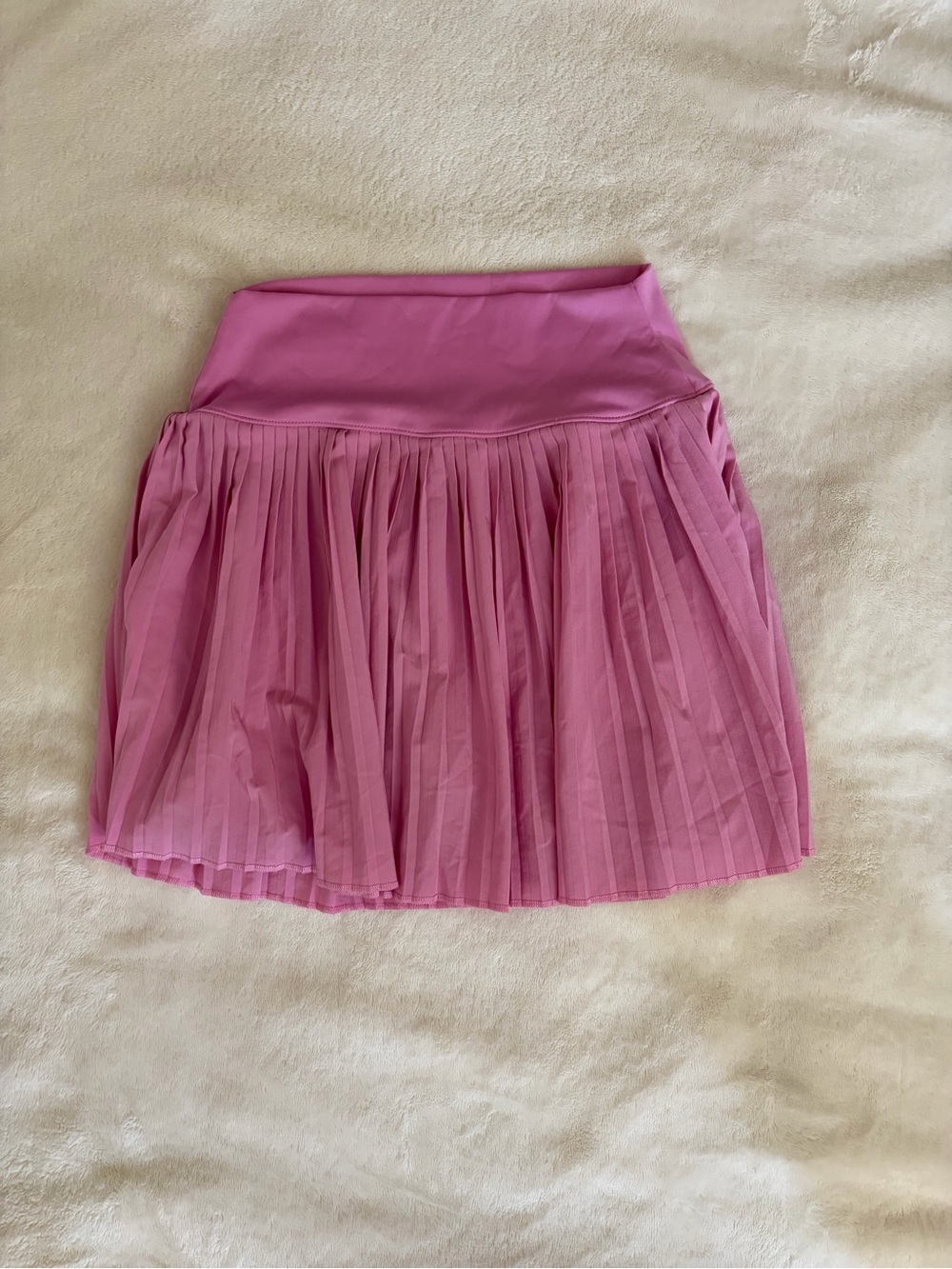 Gilly Hicks / Hollister Bubblegum Pink Pleated Skater Skirt
